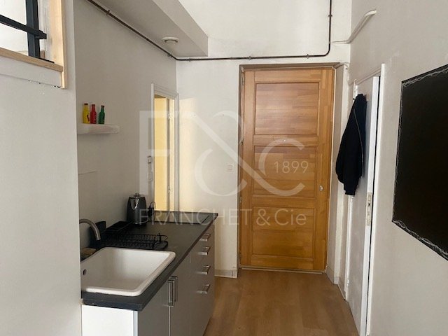 APPARTEMENT T1 A LOUER - LYON 1ER ARRONDISSEMENT - 30.05 m2 - 700 &euro; charges comprises par mois