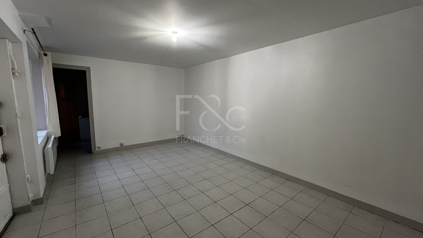 APPARTEMENT T1 A LOUER - LYON 2EME ARRONDISSEMENT Bellecour - 32.19 m2 - 645�&euro; charges comprises par mois