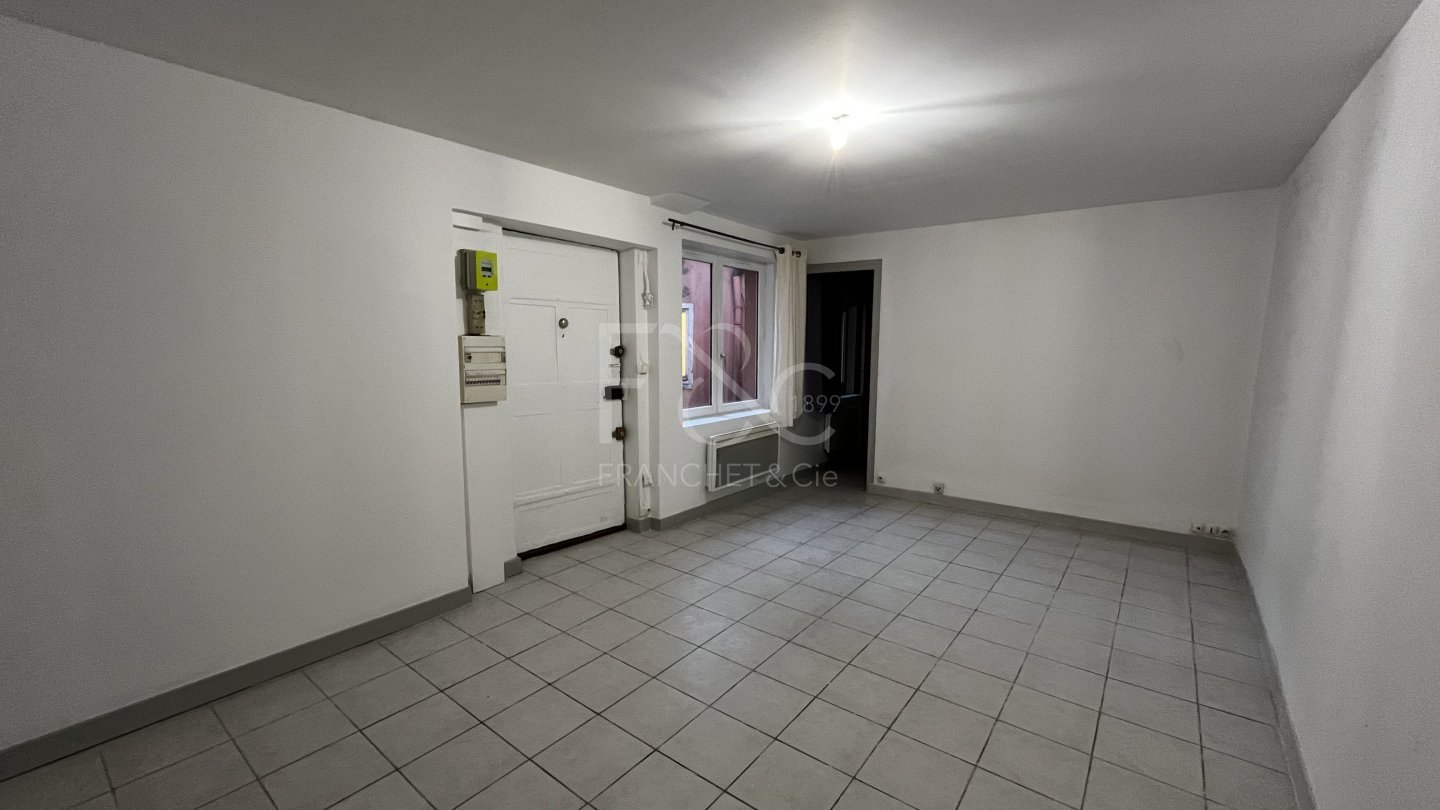 APPARTEMENT T1 A LOUER - LYON 2EME ARRONDISSEMENT Bellecour - 32.19 m2 - 645�&euro; charges comprises par mois