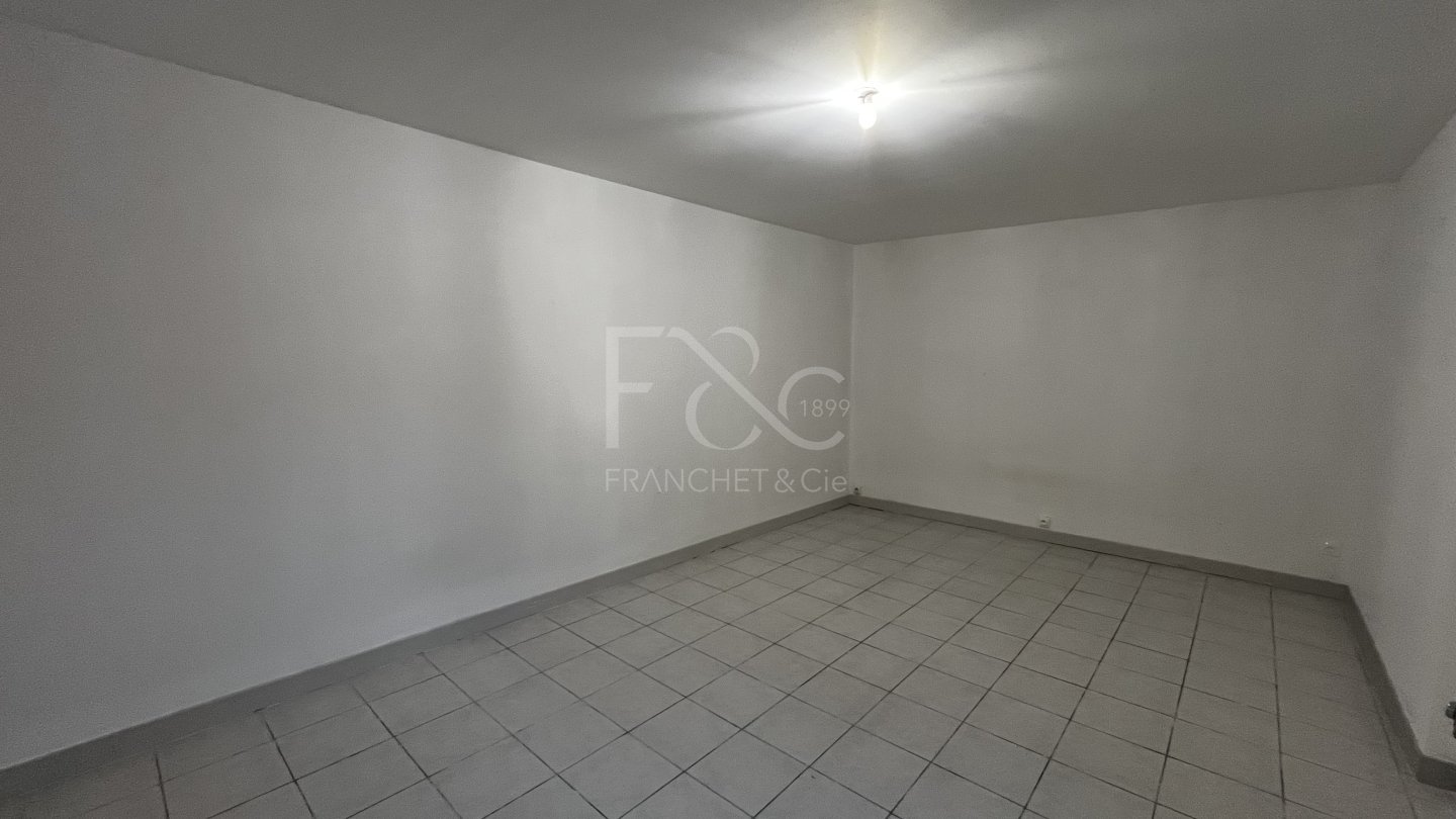 APPARTEMENT T1 A LOUER - LYON 2EME ARRONDISSEMENT Bellecour - 32.19 m2 - 645�&euro; charges comprises par mois