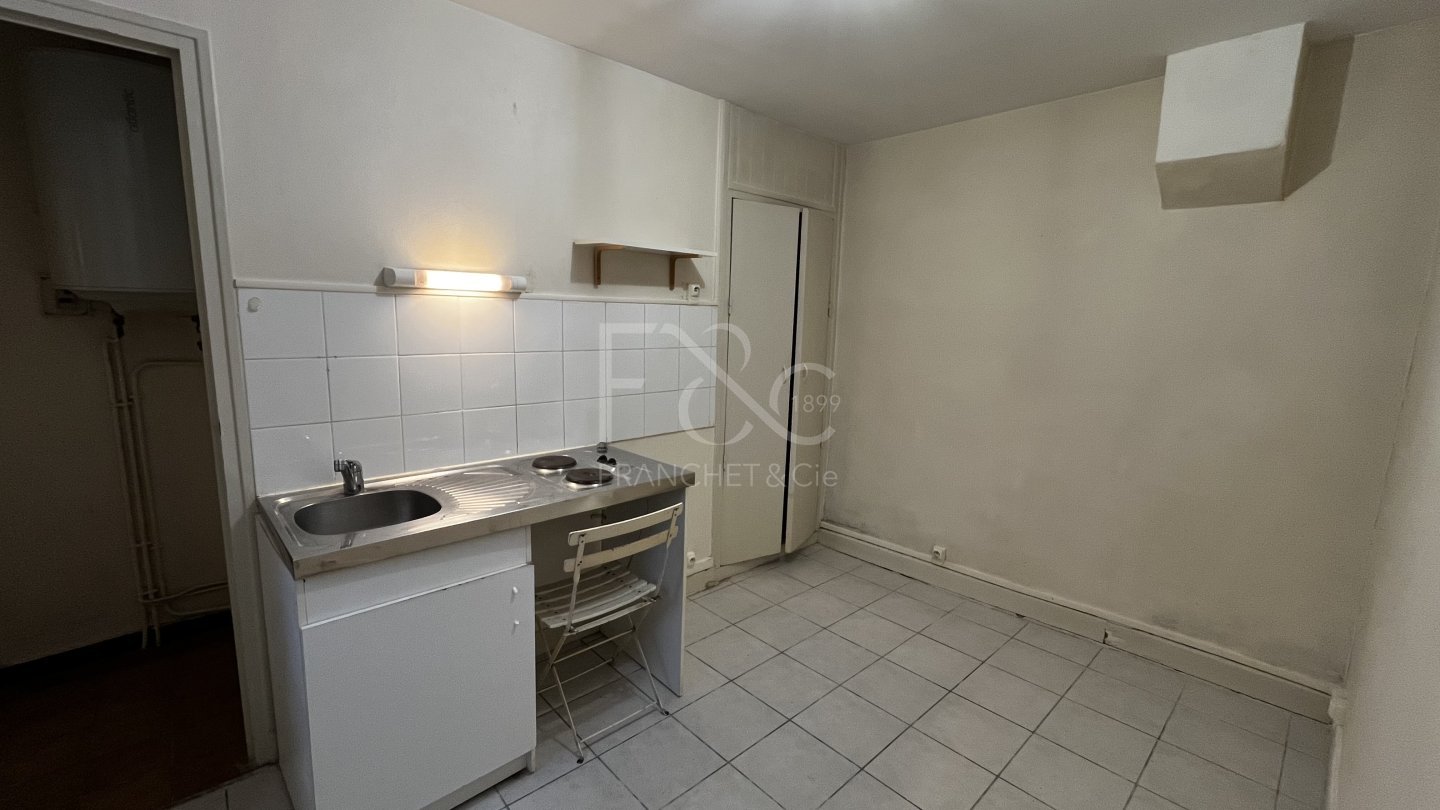 APPARTEMENT T1 A LOUER - LYON 2EME ARRONDISSEMENT Bellecour - 32.19 m2 - 645�&euro; charges comprises par mois