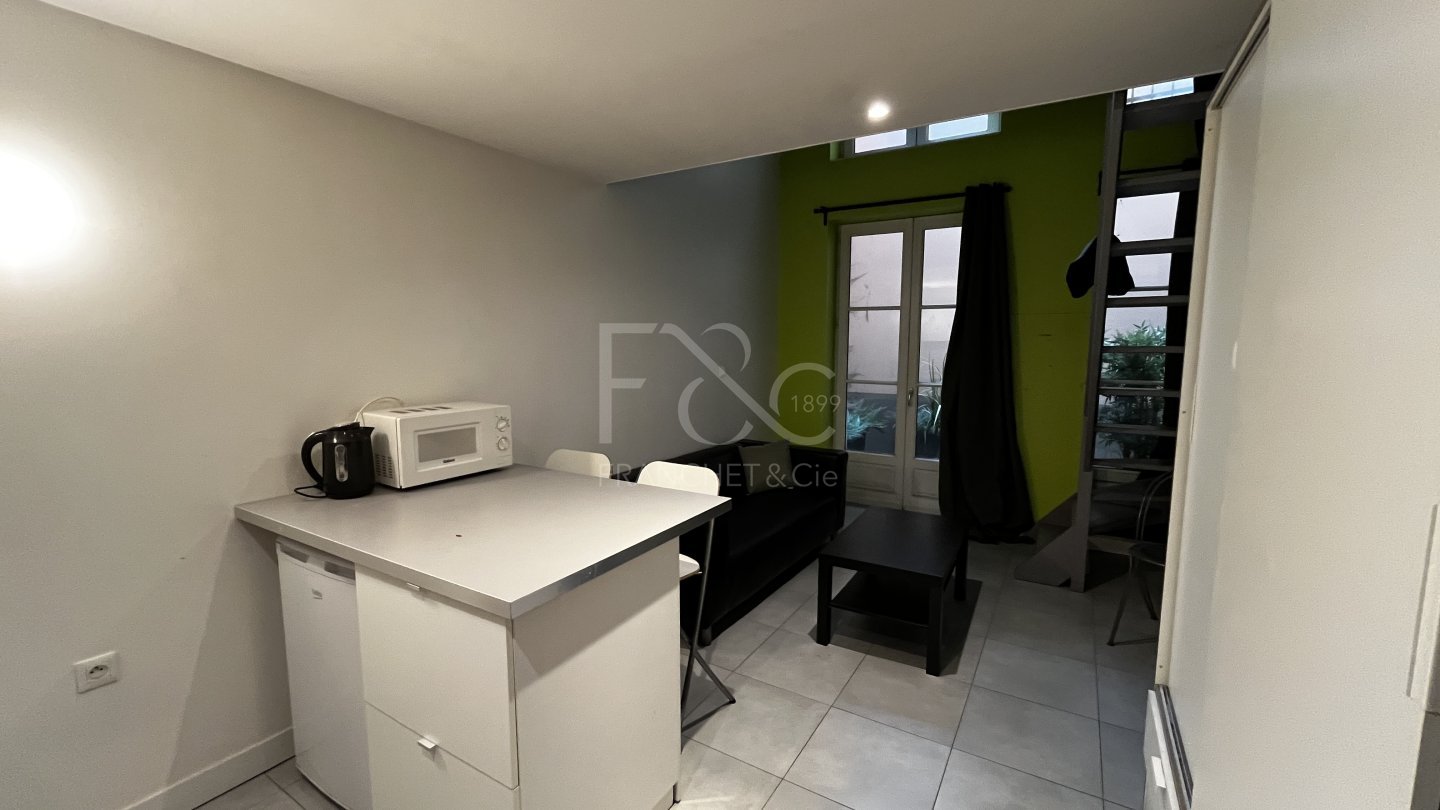 APPARTEMENT T1 A LOUER - LYON 3EME ARRONDISSEMENT - 24.89 m2 - 610 &euro; charges comprises par mois