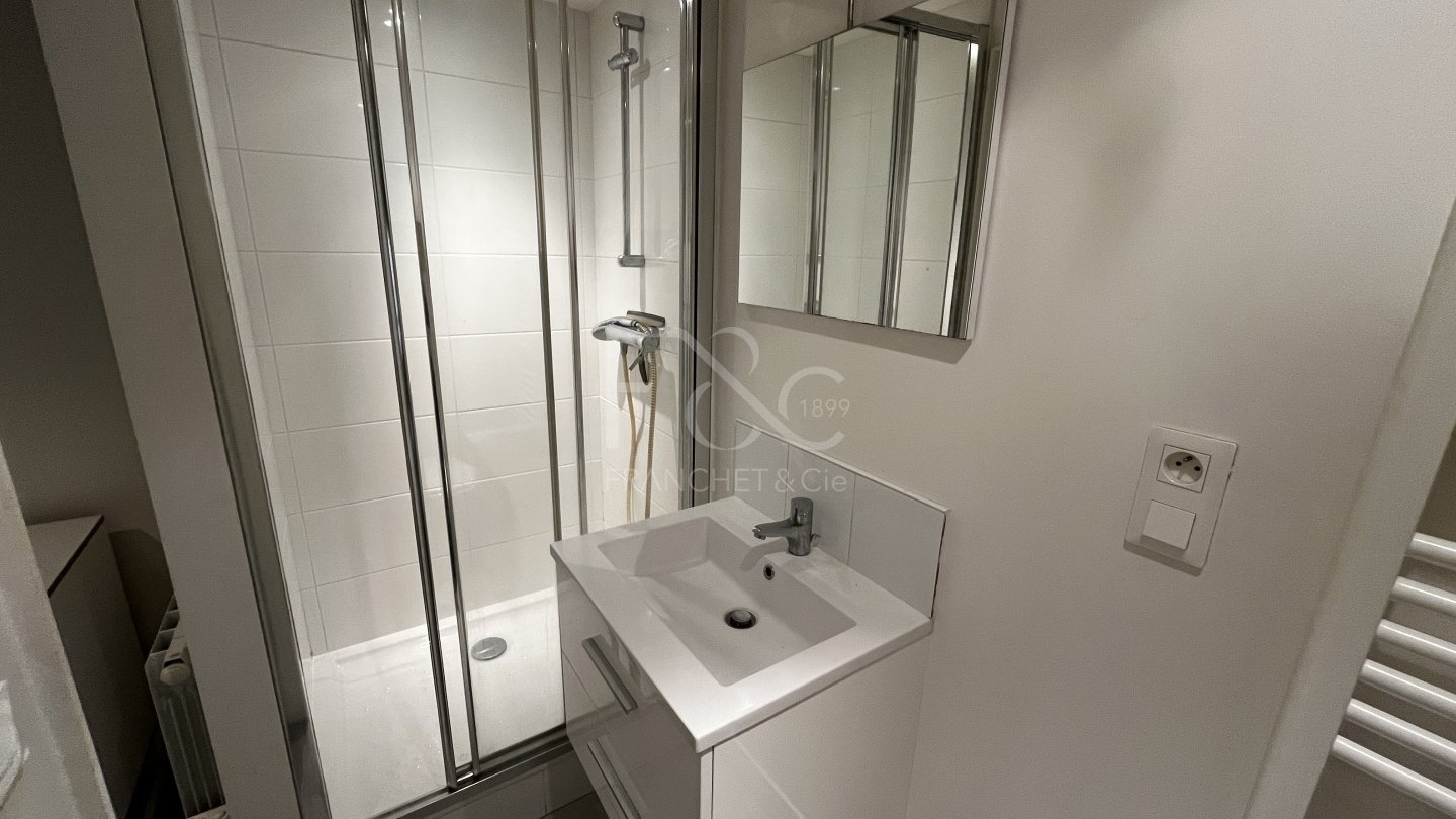 APPARTEMENT T1 A LOUER - LYON 3EME ARRONDISSEMENT - 24.89 m2 - 610 &euro; charges comprises par mois