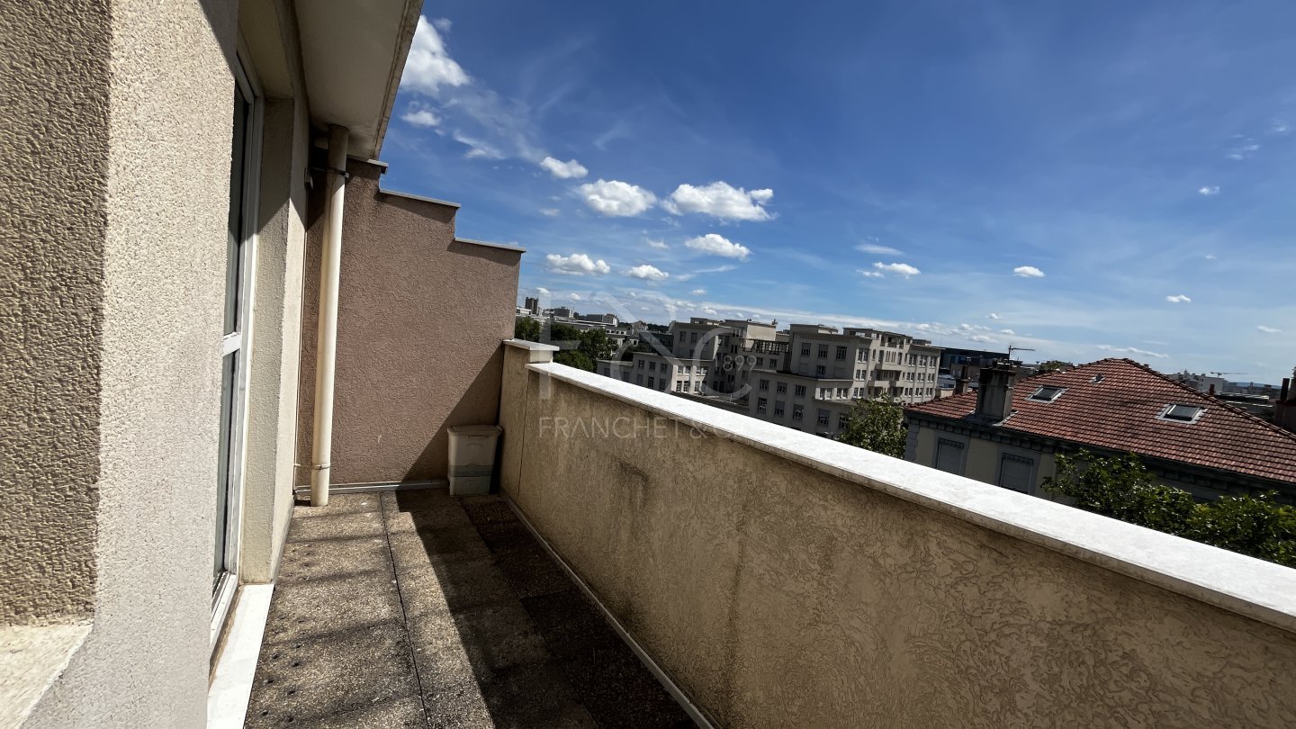 APPARTEMENT T1 A LOUER - LYON 3EME ARRONDISSEMENT - 22.86 m2 - 661 &euro; charges comprises par mois