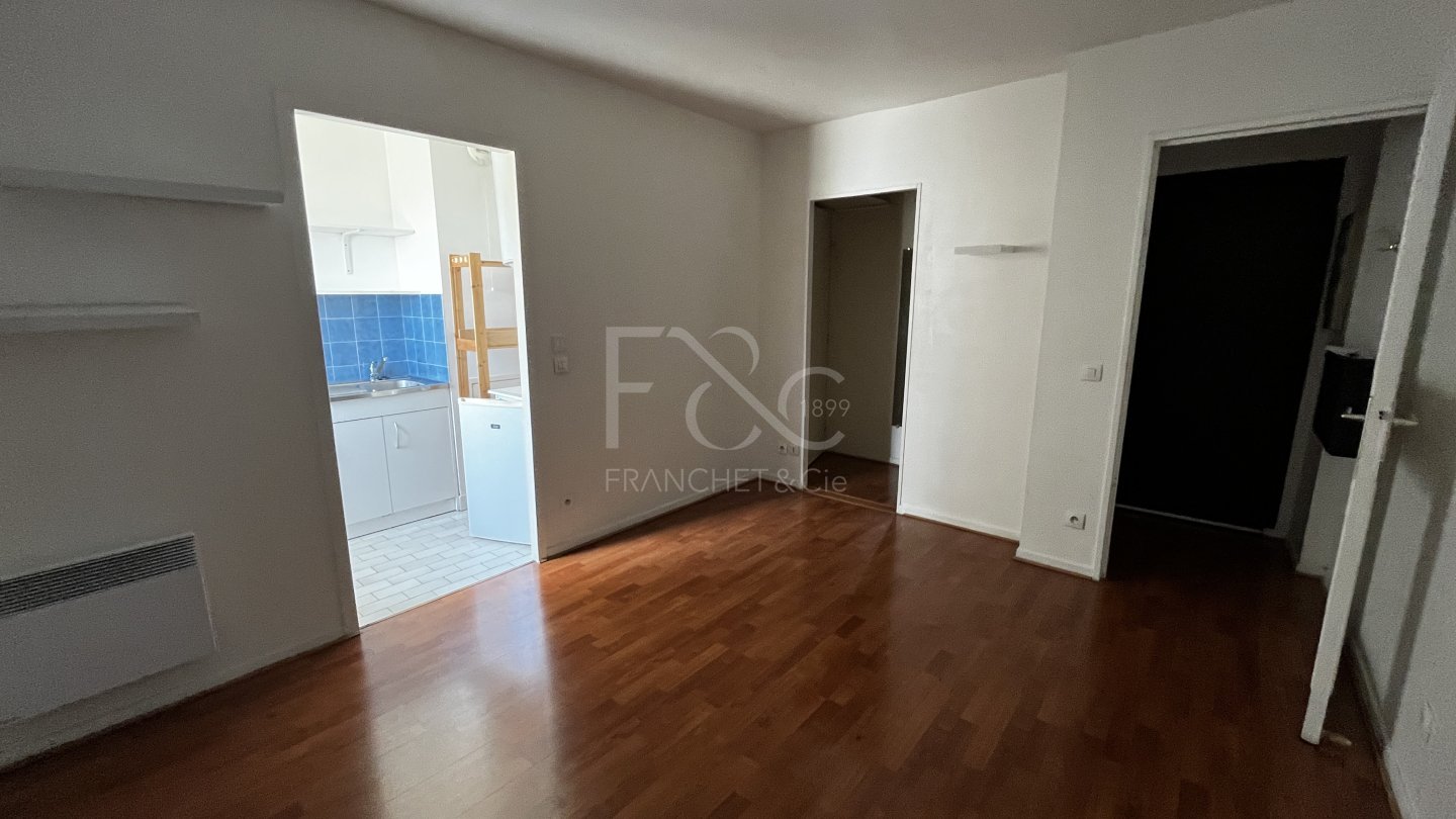 APPARTEMENT T1 A LOUER - LYON 3EME ARRONDISSEMENT - 22.86 m2 - 661 &euro; charges comprises par mois