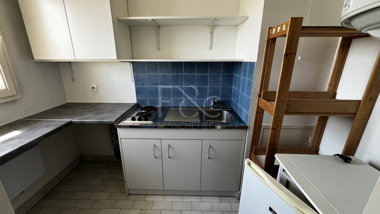 APPARTEMENT T1 A LOUER - LYON 3EME ARRONDISSEMENT - 22.86 m2 - 661 &euro; charges comprises par mois
