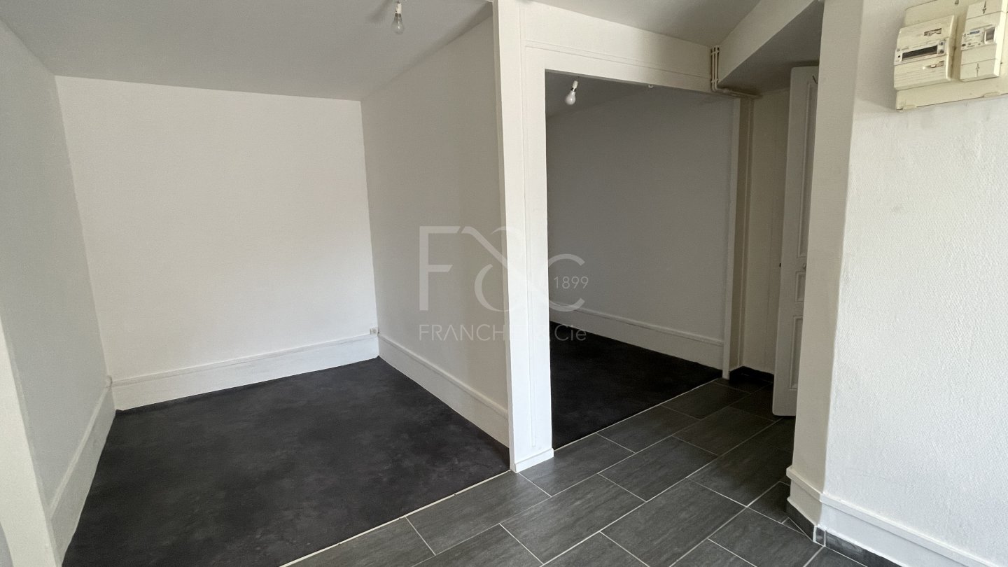 APPARTEMENT T1 A LOUER - LYON 3EME ARRONDISSEMENT - 28.85 m2 - 520 &euro; charges comprises par mois