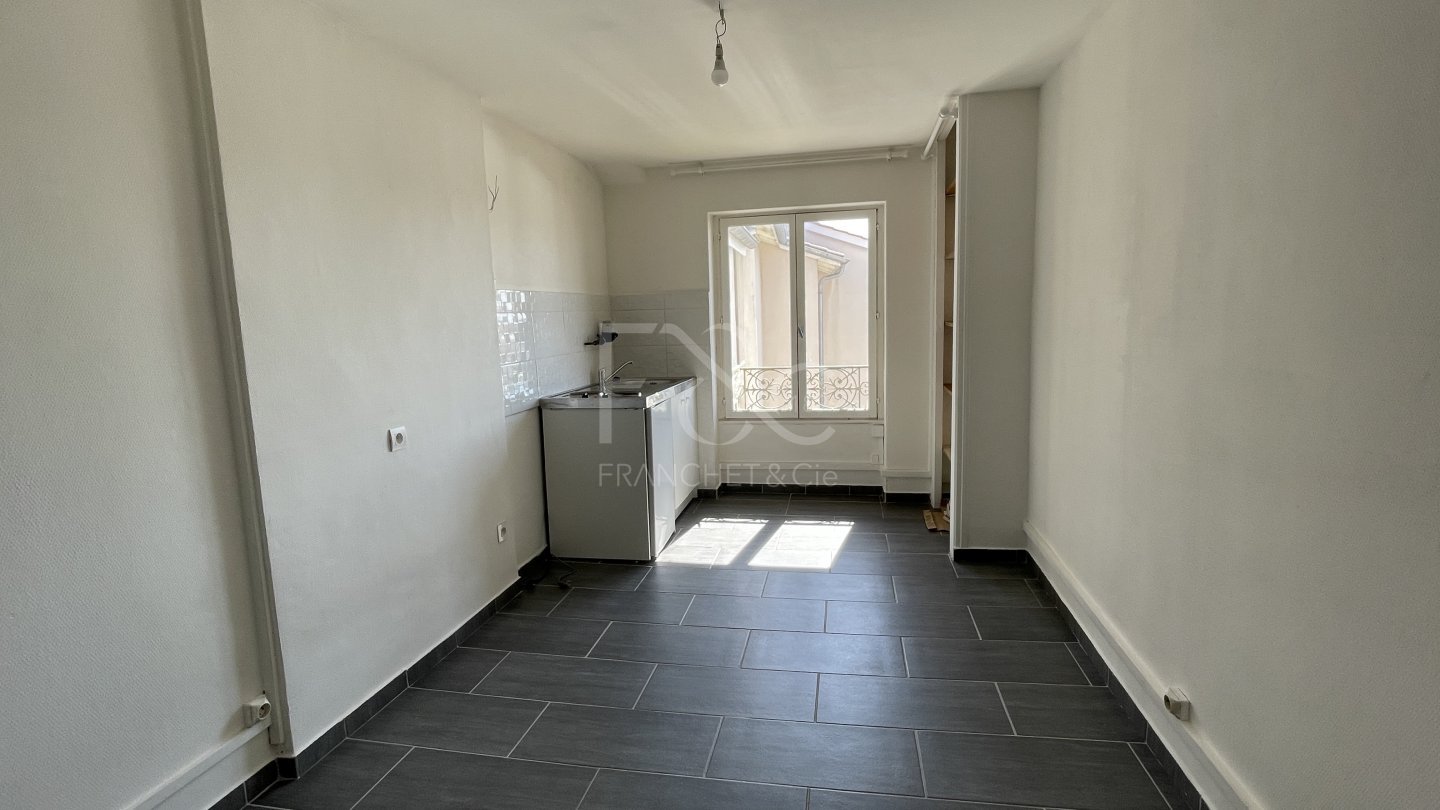 APPARTEMENT T1 A LOUER - LYON 3EME ARRONDISSEMENT - 28.85 m2 - 520 &euro; charges comprises par mois