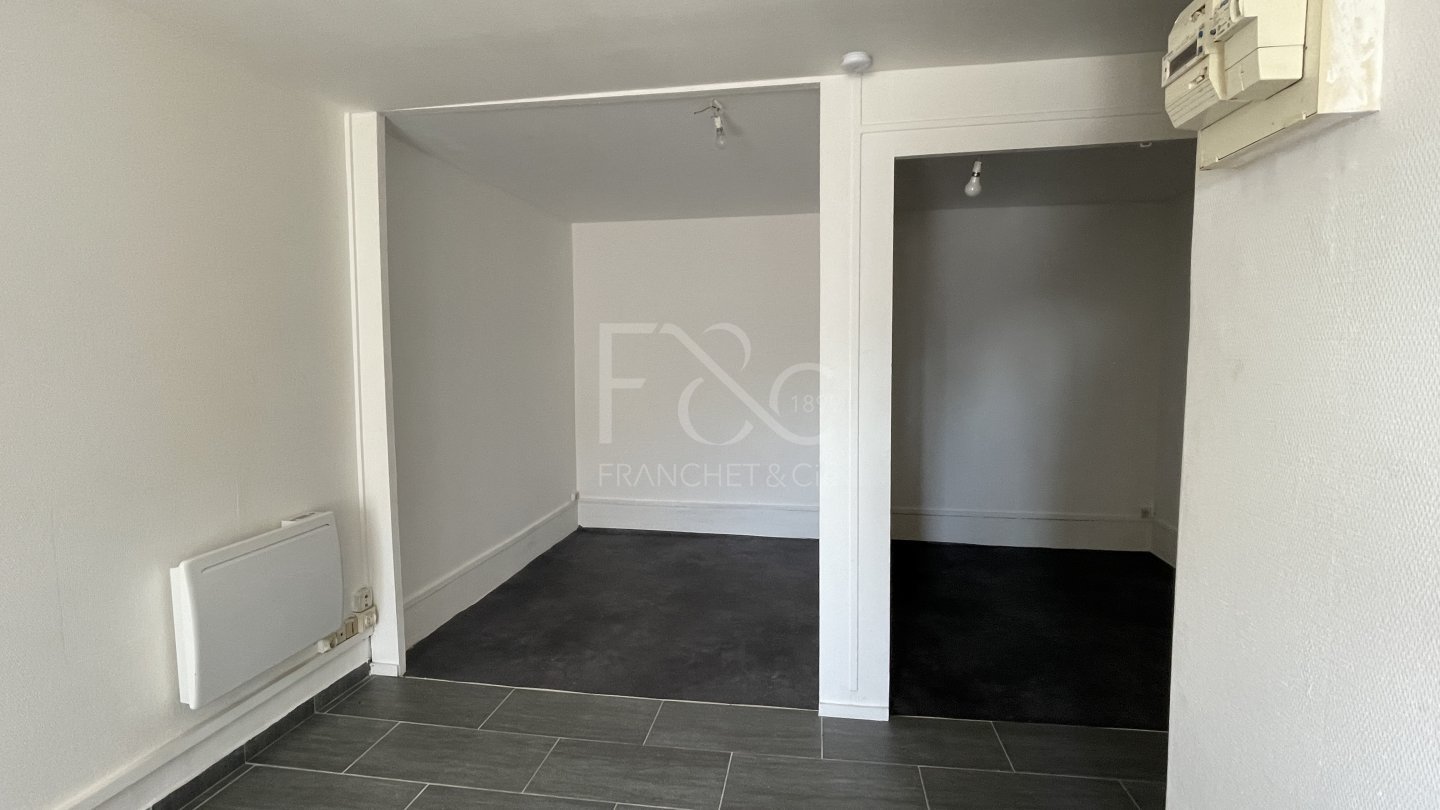 APPARTEMENT T1 A LOUER - LYON 3EME ARRONDISSEMENT - 28.85 m2 - 520 &euro; charges comprises par mois