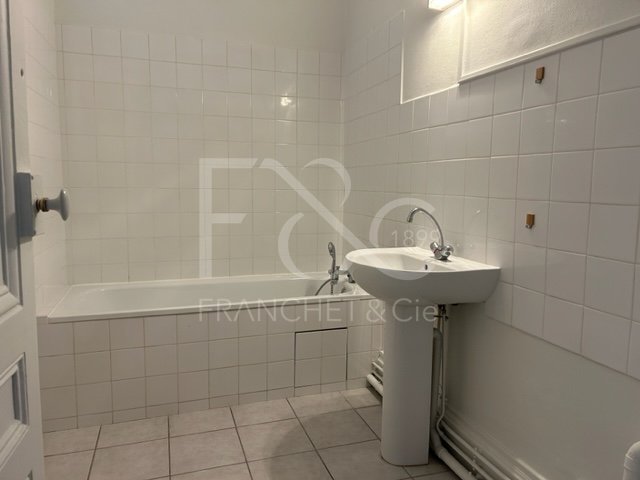 APPARTEMENT T1 A LOUER - LYON 3EME ARRONDISSEMENT - 50.36 m2 - 813�&euro; charges comprises par mois