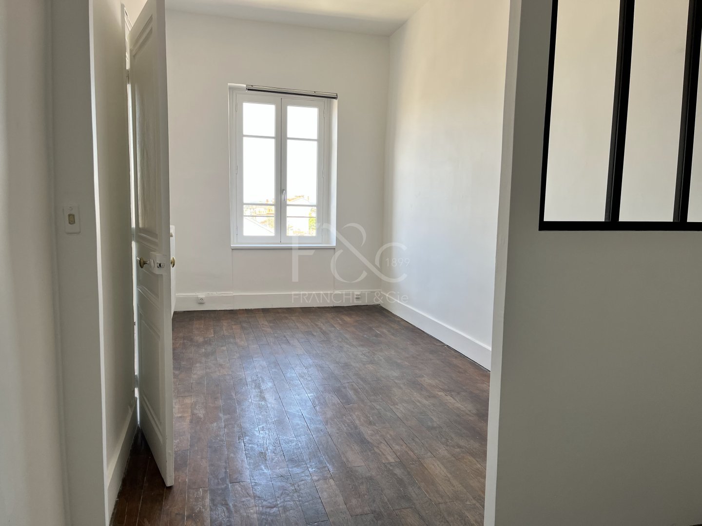 APPARTEMENT T1 A LOUER - LYON 4EME ARRONDISSEMENT - 38.65 m2 - 808 &euro; charges comprises par mois