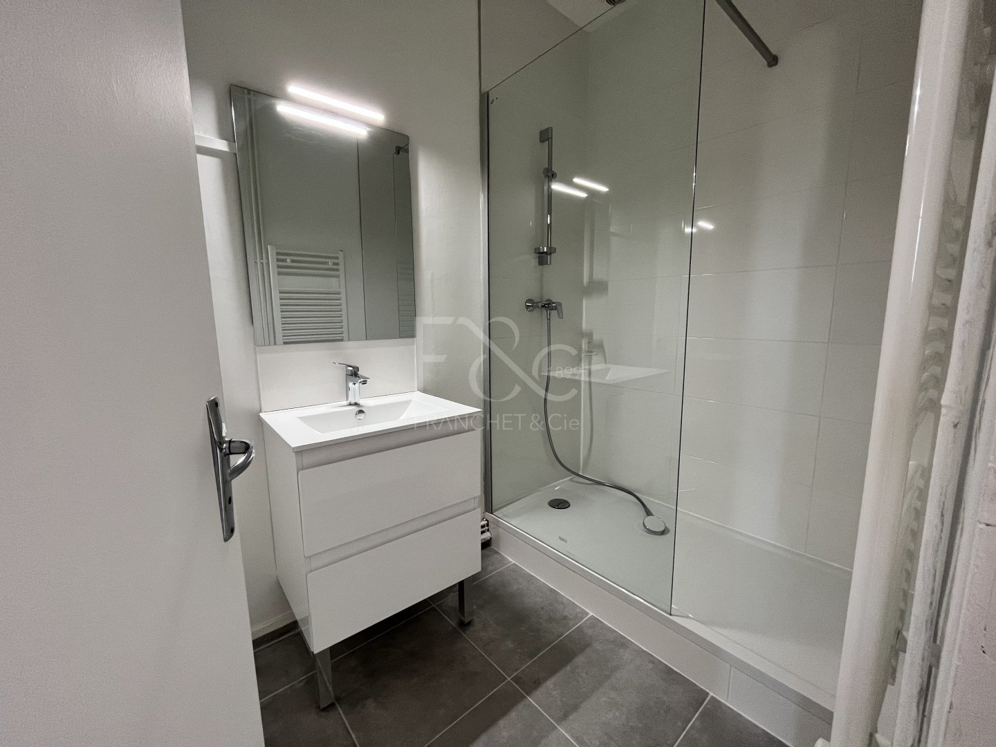 APPARTEMENT T1 A LOUER - LYON 4EME ARRONDISSEMENT - 38.65 m2 - 808 &euro; charges comprises par mois