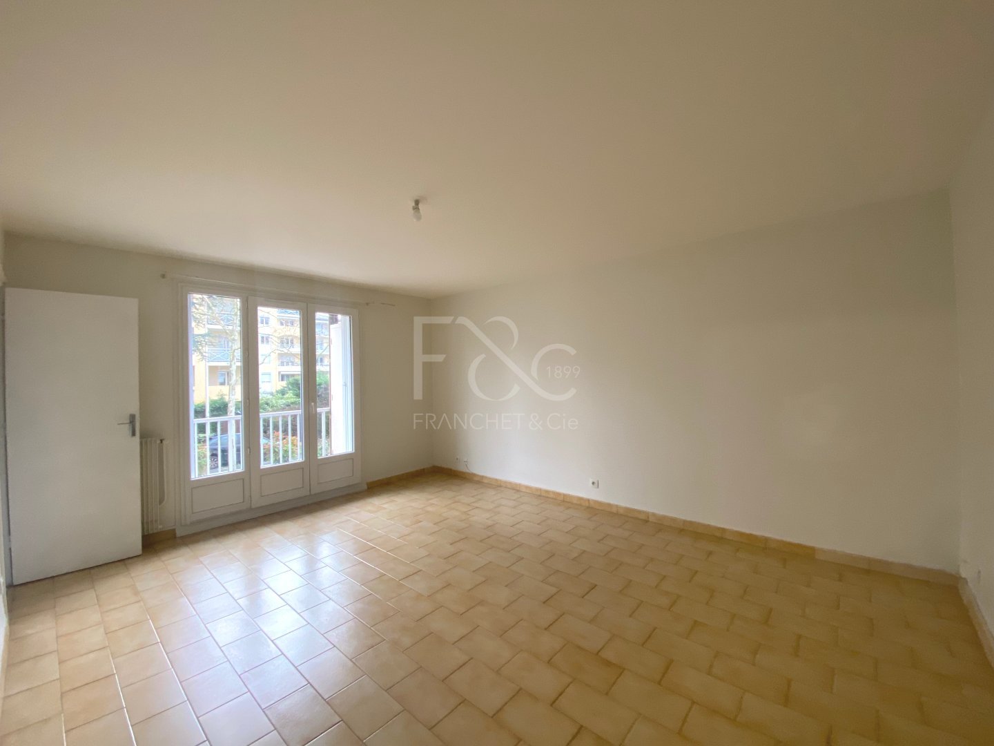 APPARTEMENT T1 A LOUER - LYON 5EME ARRONDISSEMENT La Garde - 33.92 m2 - 690€ charges comprises par mois
