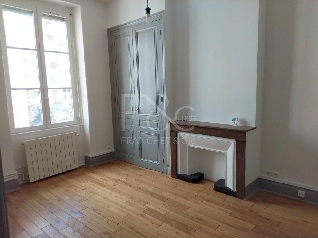 APPARTEMENT T1 A LOUER - LYON 6EME ARRONDISSEMENT - 44 m2 - 852�&euro; charges comprises par mois