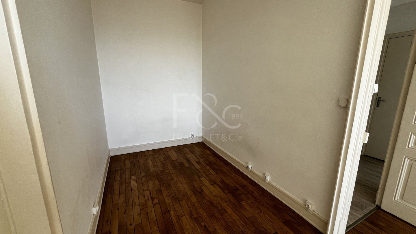 APPARTEMENT T1 A LOUER - LYON 7EME ARRONDISSEMENT - 41.76 m2 - 706 &euro; charges comprises par mois