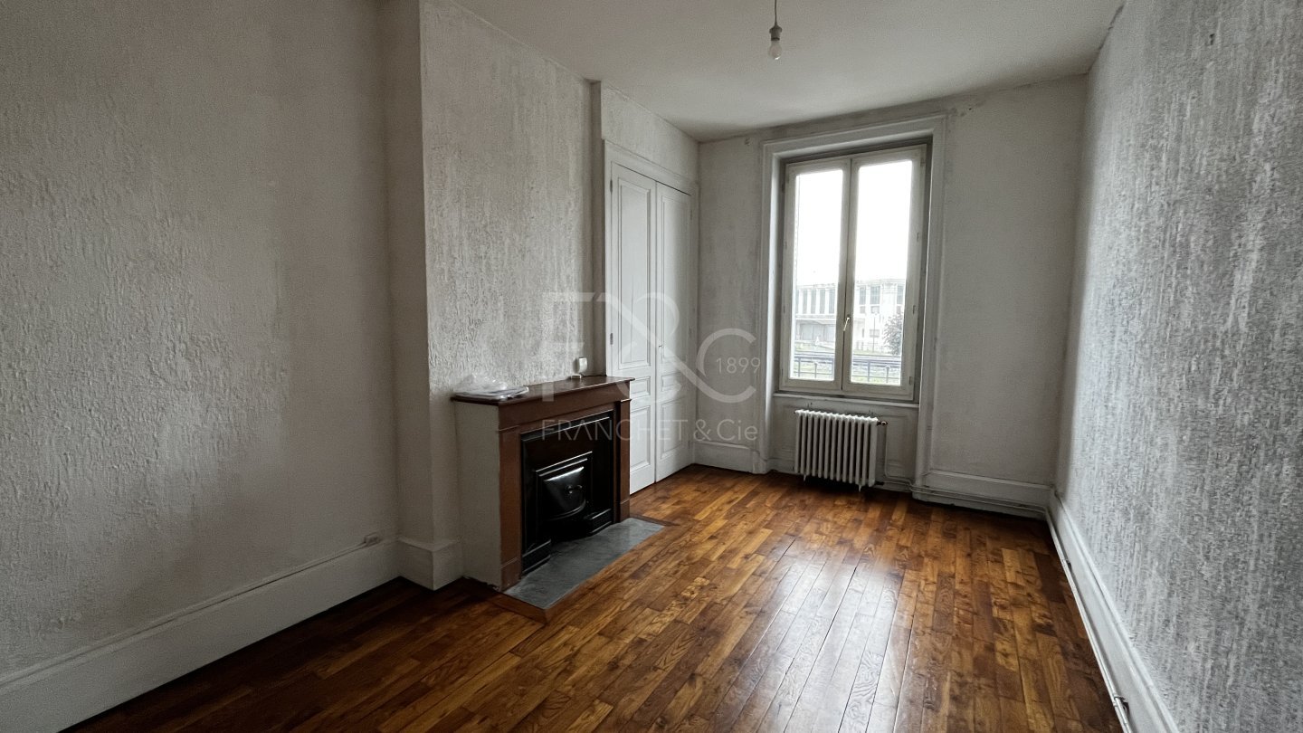 APPARTEMENT T1 A LOUER - LYON 7EME ARRONDISSEMENT - 41.89 m2 - 782 &euro; charges comprises par mois
