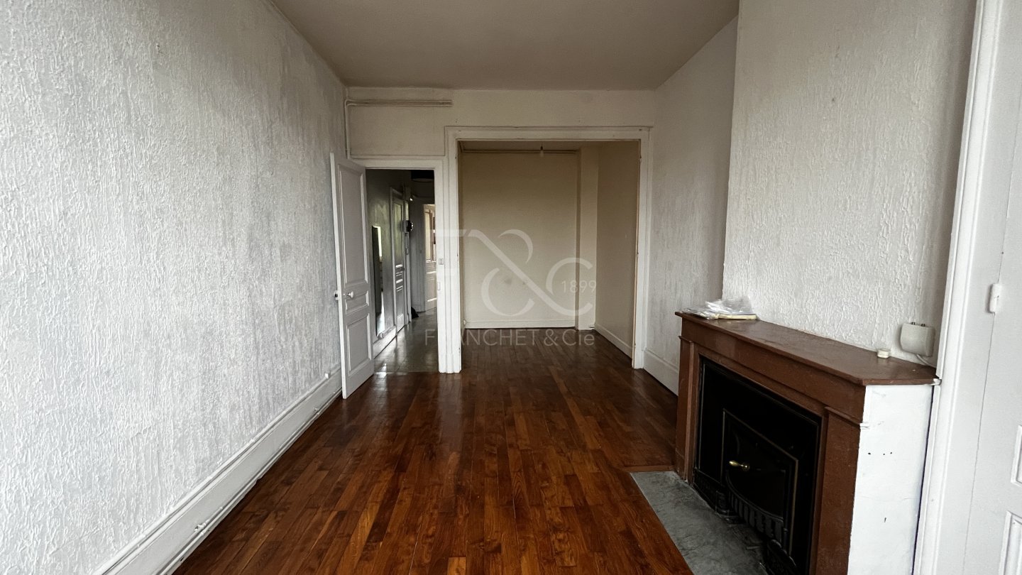 APPARTEMENT T1 A LOUER - LYON 7EME ARRONDISSEMENT - 41.89 m2 - 782 &euro; charges comprises par mois