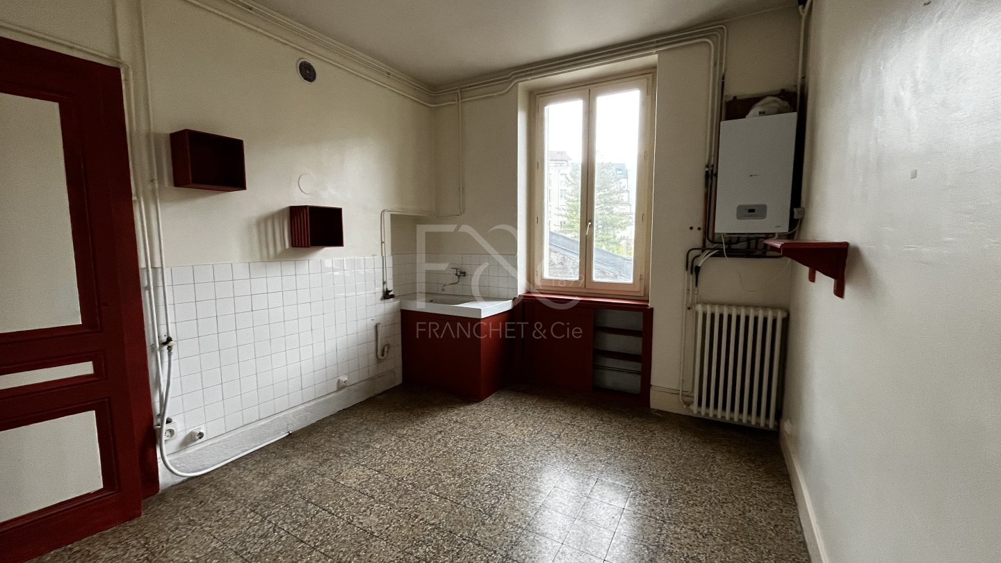 APPARTEMENT T1 A LOUER - LYON 7EME ARRONDISSEMENT - 41.89 m2 - 782 &euro; charges comprises par mois