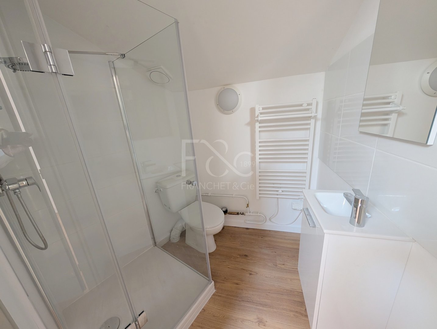 APPARTEMENT T1 A LOUER - LYON 7EME ARRONDISSEMENT - 16.35 m2 - 595 &euro; charges comprises par mois