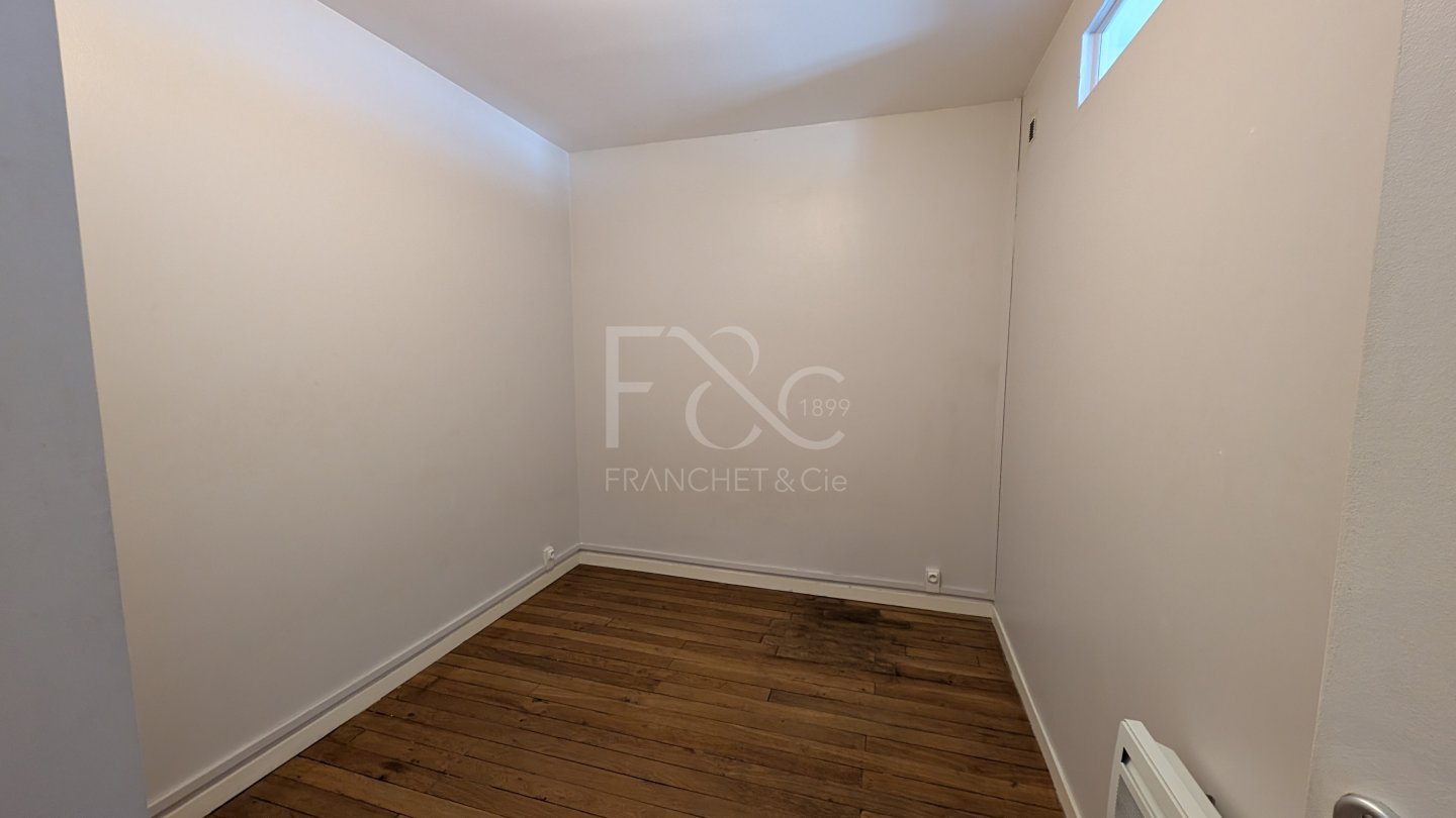 APPARTEMENT T1 A LOUER - LYON 7EME ARRONDISSEMENT - 50.99 m2 - 775 &euro; charges comprises par mois