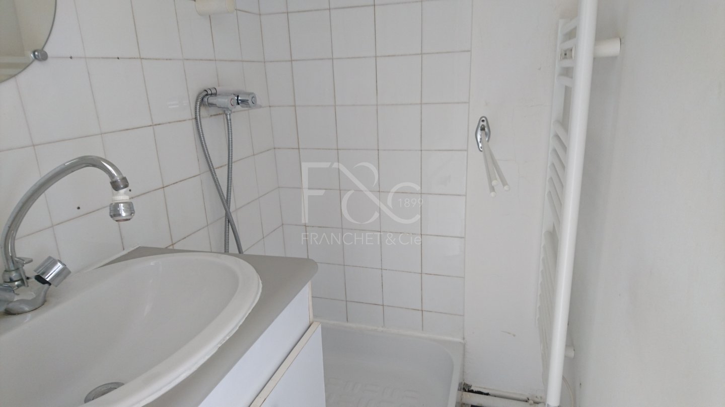 APPARTEMENT T1 A LOUER - LYON 7EME ARRONDISSEMENT - 35.13 m2 - 630€ charges comprises par mois