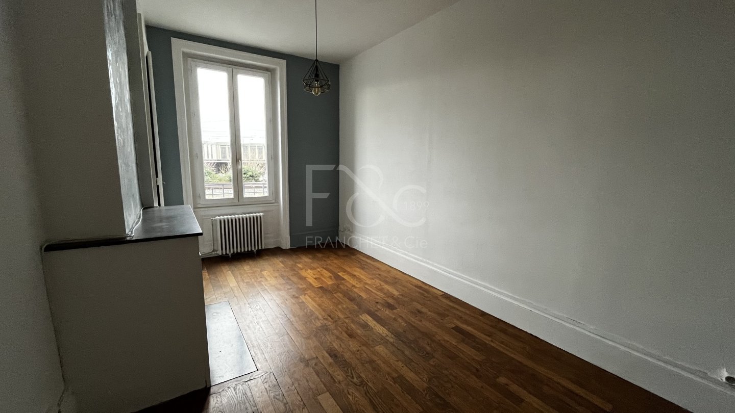 APPARTEMENT T1 A LOUER - LYON 7EME ARRONDISSEMENT - 41.92 m2 - 756�&euro; charges comprises par mois