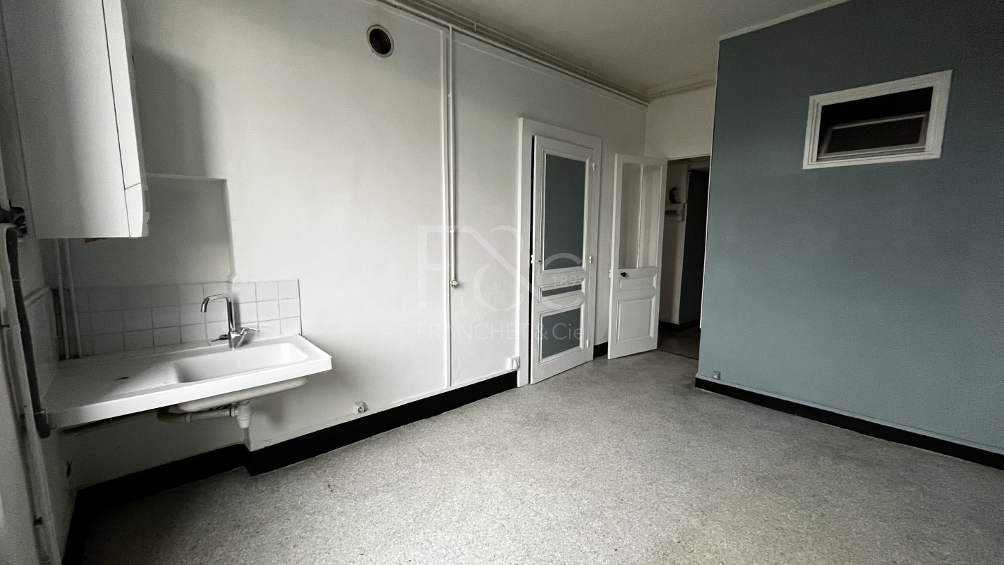 APPARTEMENT T1 A LOUER - LYON 7EME ARRONDISSEMENT - 41.92 m2 - 756�&euro; charges comprises par mois