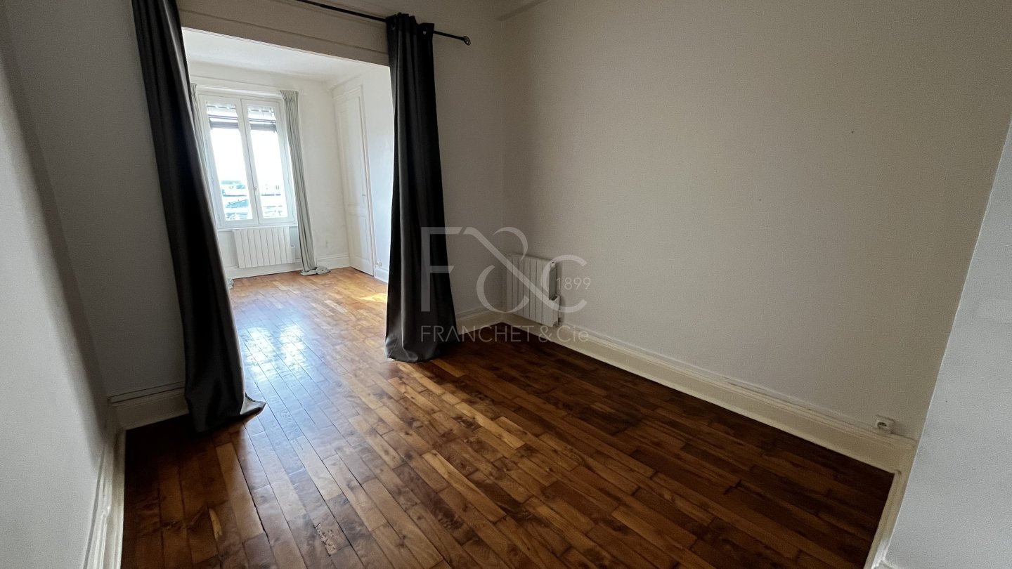 APPARTEMENT T1 A LOUER - LYON 7EME ARRONDISSEMENT - 38.52 m2 - 715�&euro; charges comprises par mois