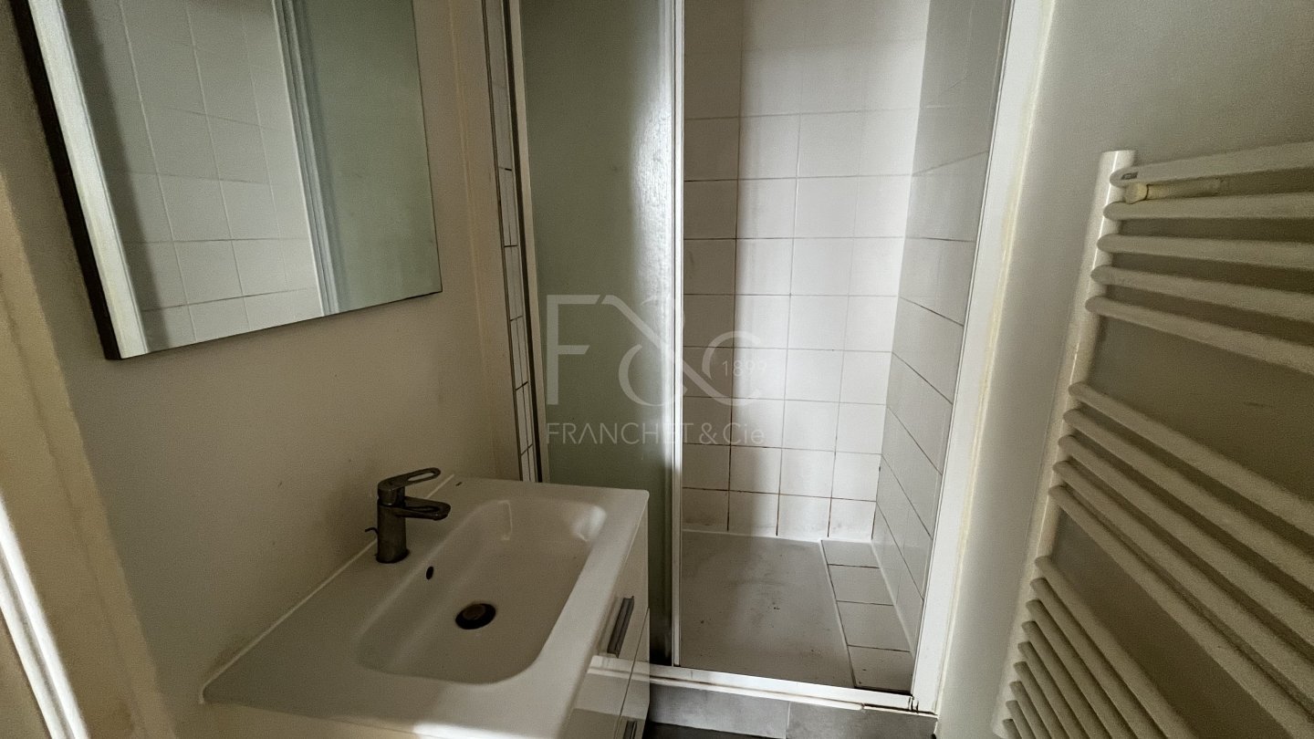 APPARTEMENT T1 A LOUER - LYON 7EME ARRONDISSEMENT - 38.52 m2 - 715�&euro; charges comprises par mois