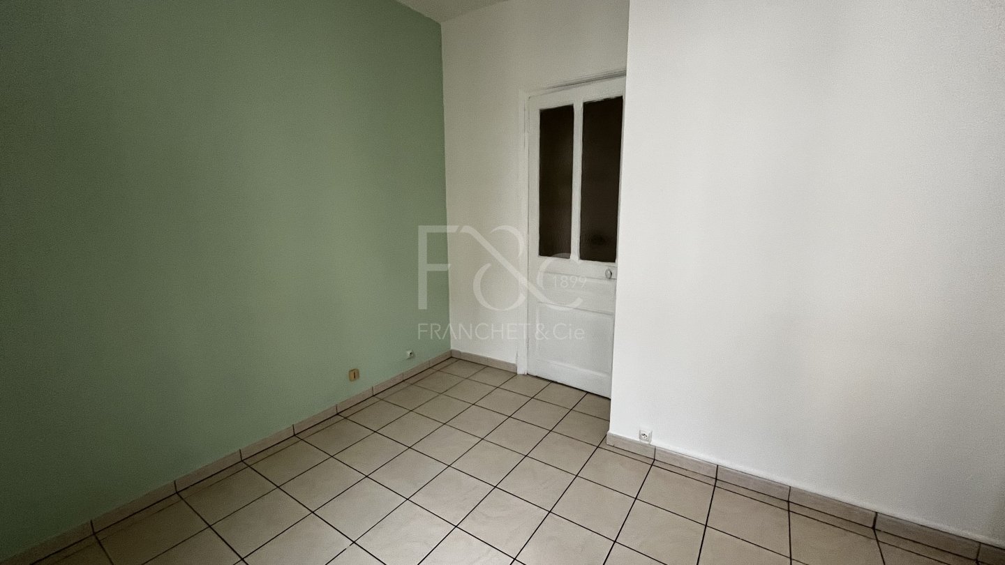 APPARTEMENT T1 A LOUER - LYON 7EME ARRONDISSEMENT - 32.8 m2 - 598�&euro; charges comprises par mois