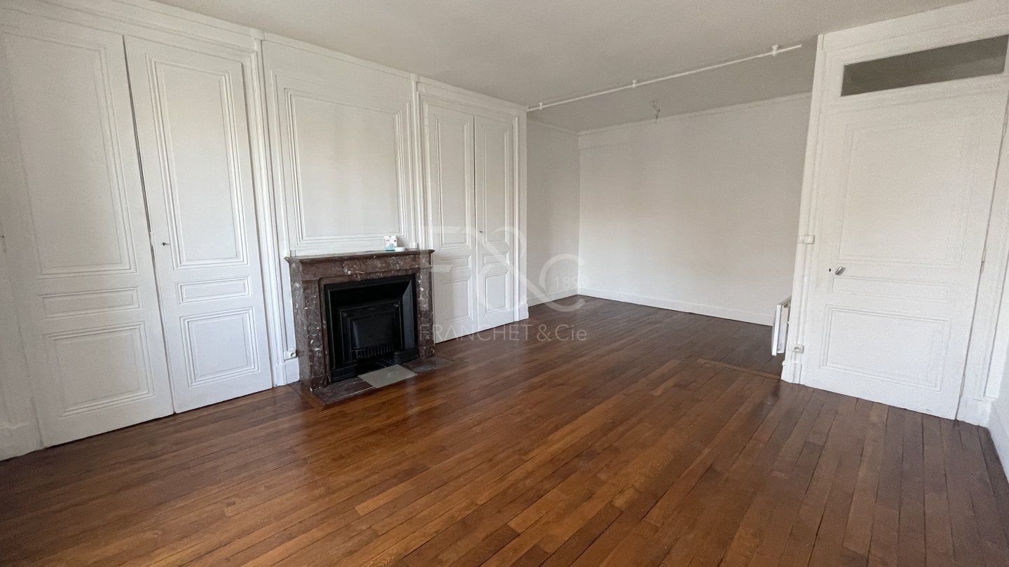 APPARTEMENT T1 A LOUER - LYON 7EME ARRONDISSEMENT - 51.07 m2 - 738�&euro; charges comprises par mois