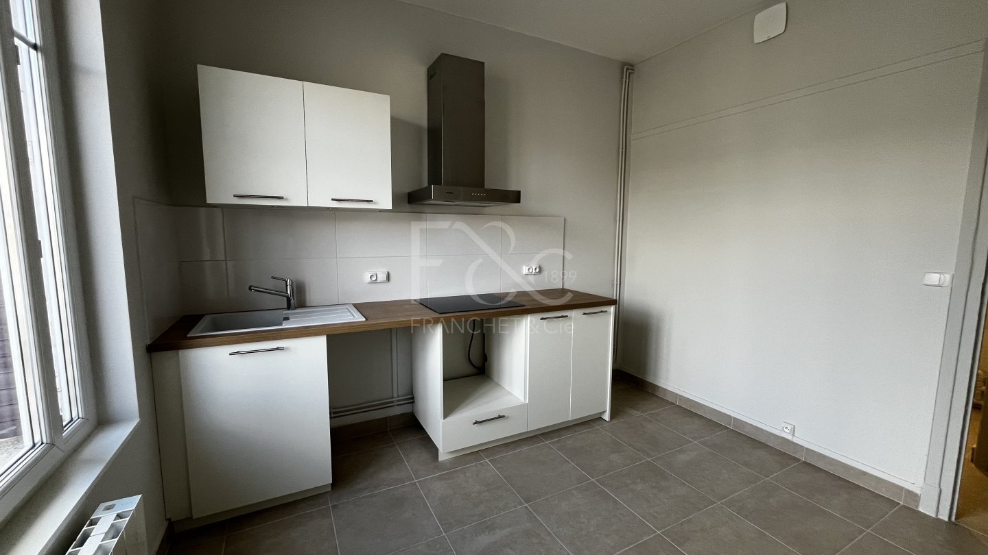 APPARTEMENT T1 A LOUER - LYON 8EME ARRONDISSEMENT - 34.35 m2 - 742�&euro; charges comprises par mois