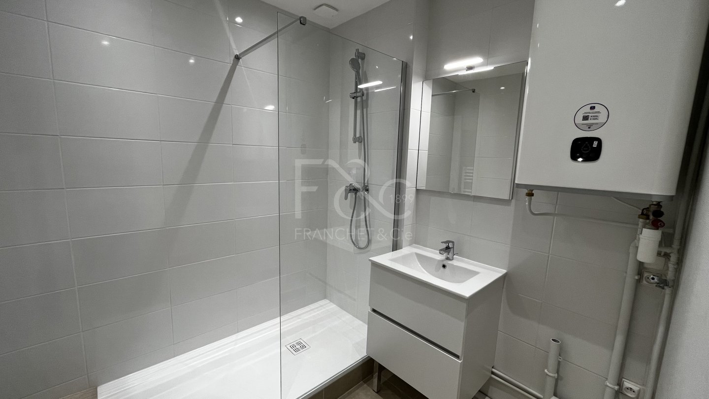 APPARTEMENT T1 A LOUER - LYON 8EME ARRONDISSEMENT - 34.35 m2 - 742�&euro; charges comprises par mois