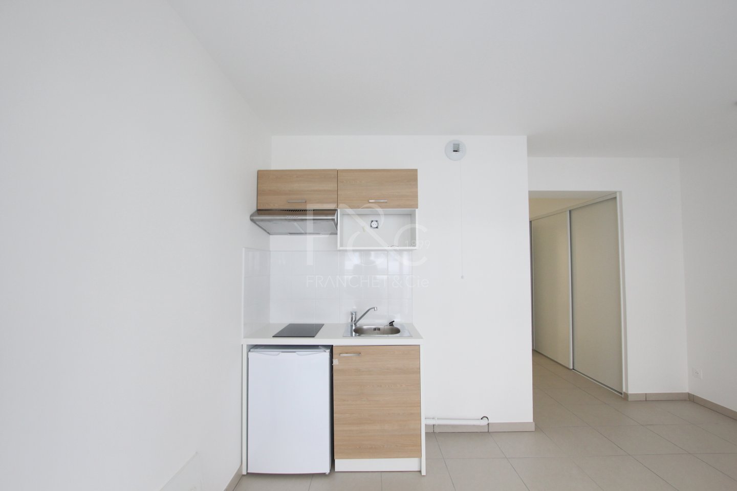 APPARTEMENT T1 A LOUER - LYON 9EME ARRONDISSEMENT - 30 m2 - 542 &euro; charges comprises par mois