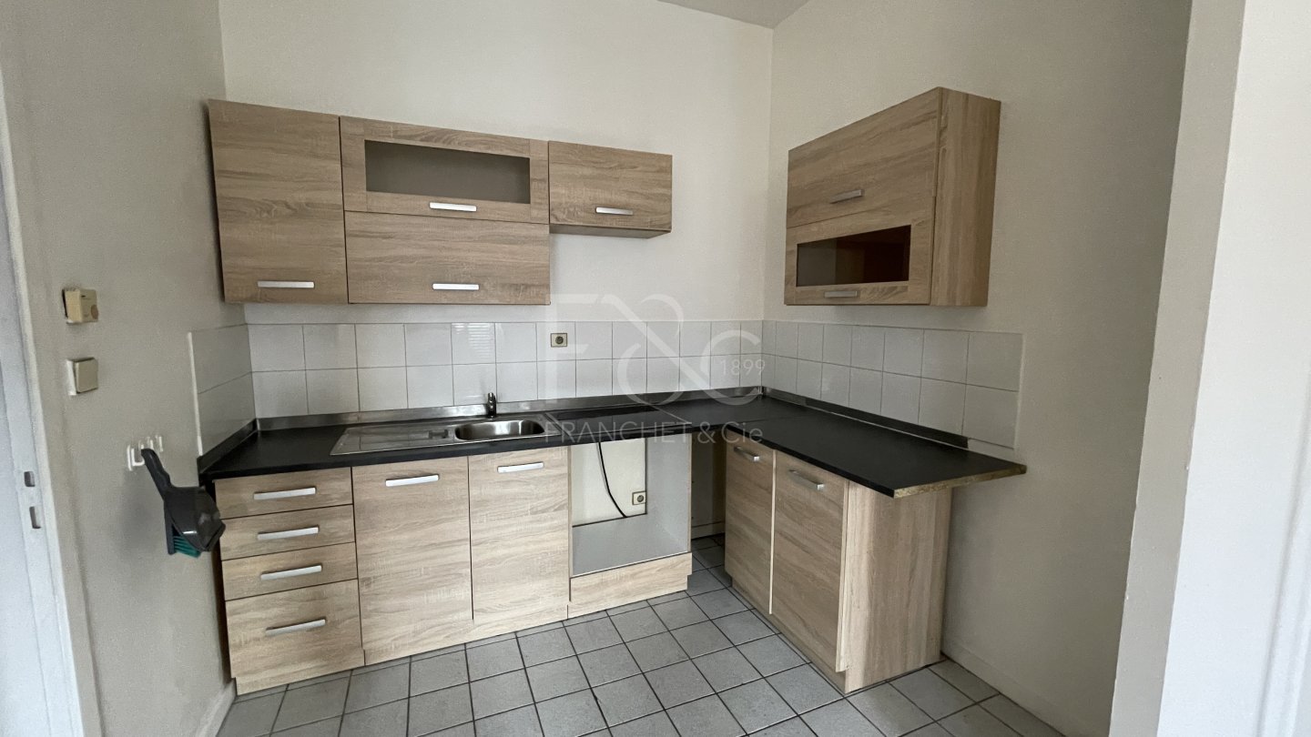APPARTEMENT T1 A LOUER - VILLEURBANNE - 34.88 m2 - 572 &euro; charges comprises par mois