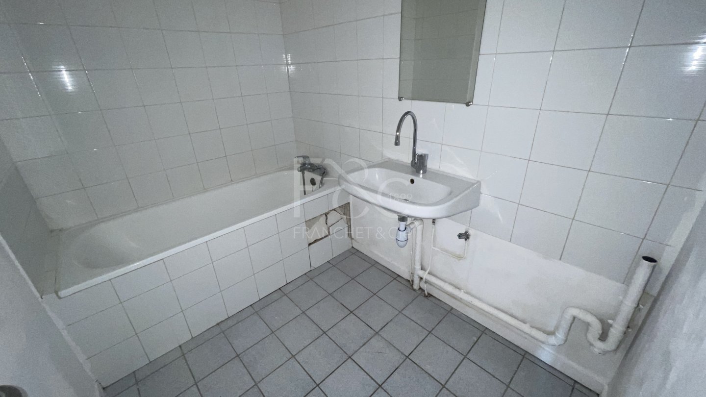 APPARTEMENT T1 A LOUER - VILLEURBANNE - 34.88 m2 - 572 &euro; charges comprises par mois