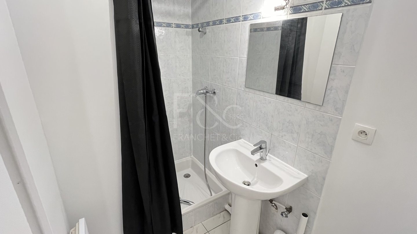 APPARTEMENT T1 A LOUER - VILLEURBANNE Grandclément - 31.6 m2 - 562 &euro; charges comprises par mois