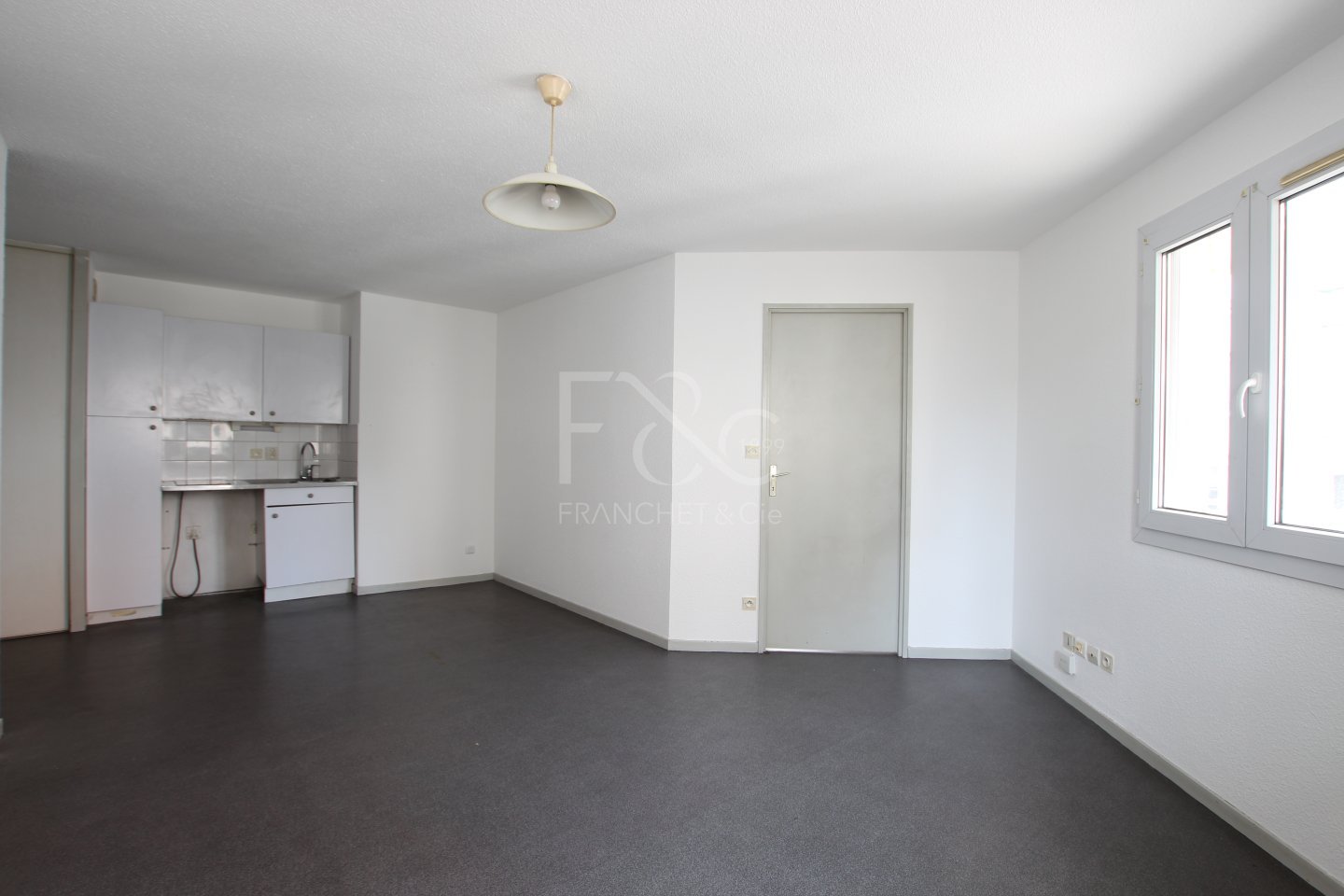 APPARTEMENT T1 A LOUER - VILLEURBANNE - 40.9 m2 - 735 &euro; charges comprises par mois