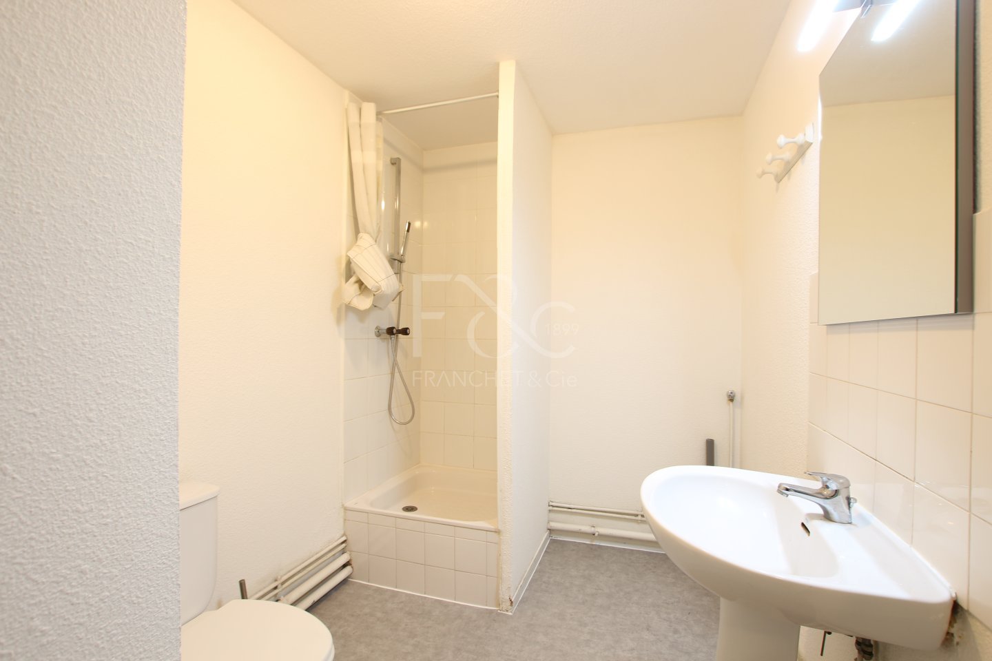 APPARTEMENT T1 A LOUER - VILLEURBANNE - 40.9 m2 - 735 &euro; charges comprises par mois