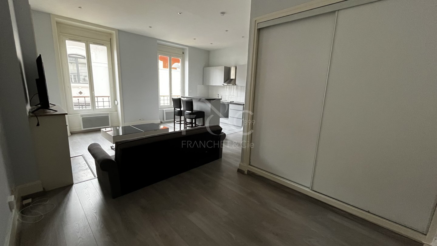 APPARTEMENT T1 A LOUER - VILLEURBANNE - 41.02 m2 - 621�&euro; charges comprises par mois