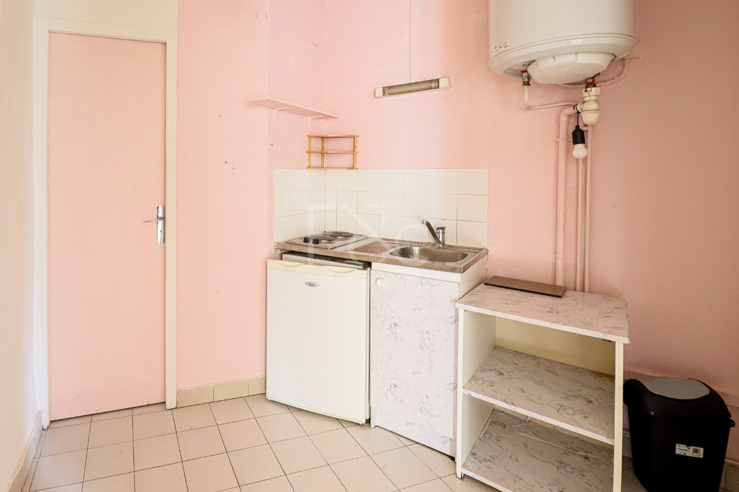 Local commercial avec studio à l étage