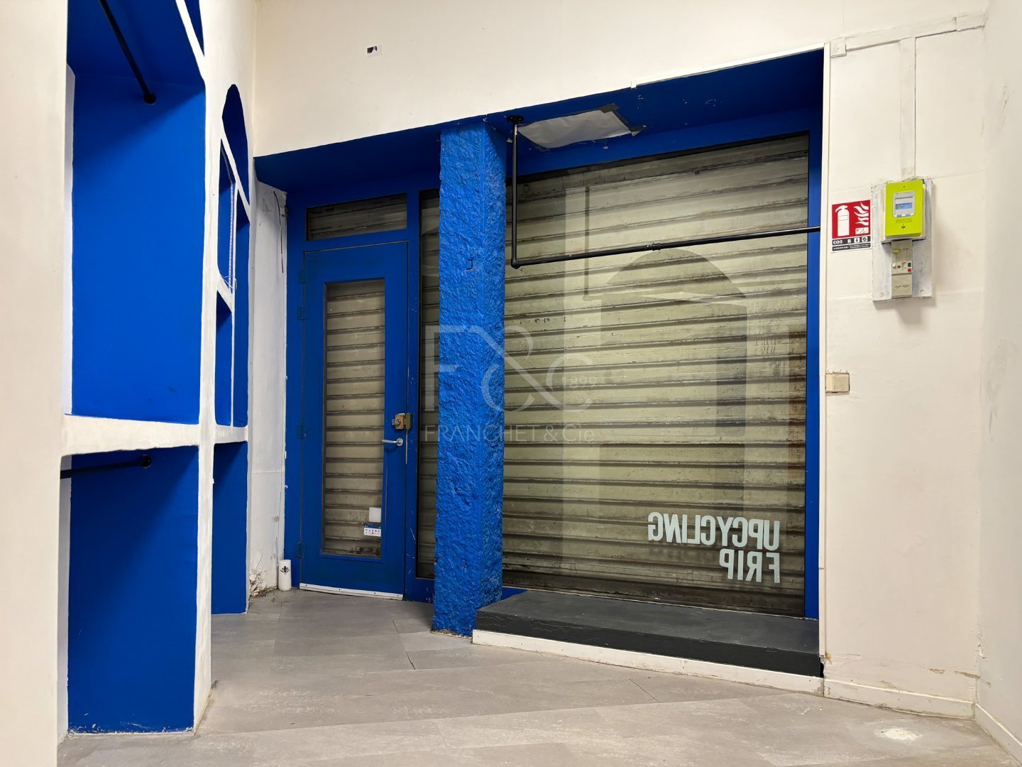 Local commercial avec studio à l étage