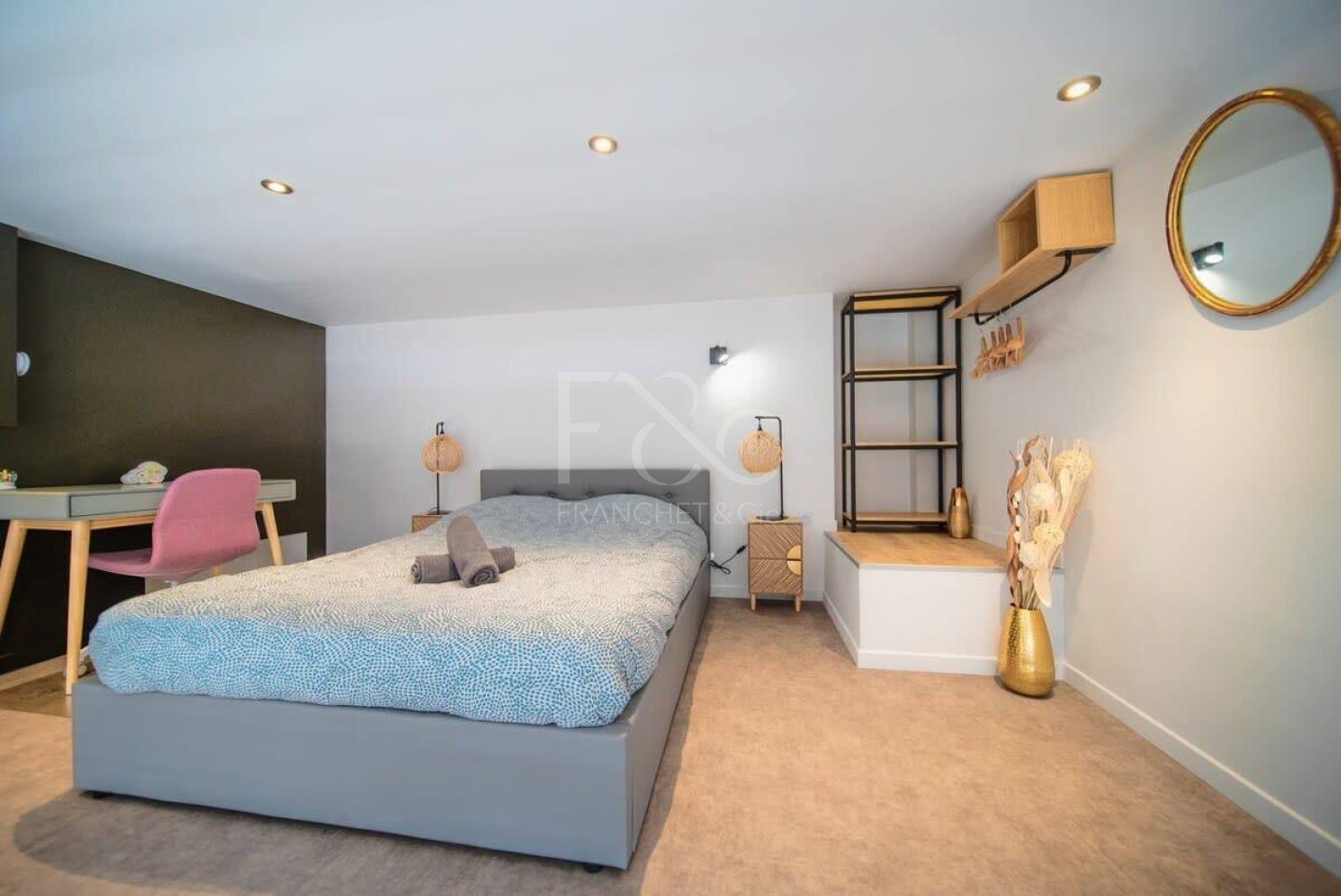  Vendre - Studio Meubl avec Mezzanine et Charme Industriel - Lyon 4me | 266 000