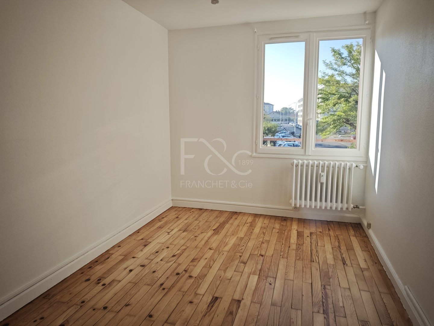 APPARTEMENT T2 A LOUER - DECINES CHARPIEU - 40.87 m2 - 685 &euro; charges comprises par mois