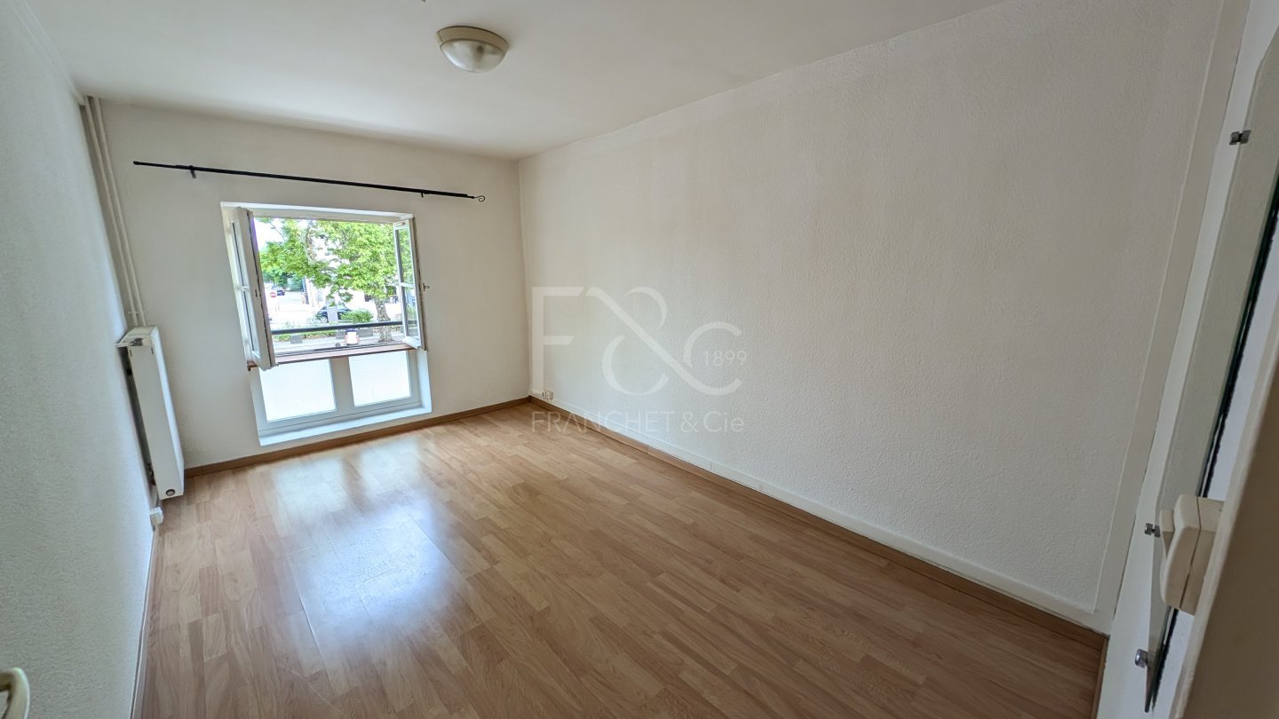 APPARTEMENT T2 A LOUER - GENAS - 33.12 m2 - 661 € charges comprises par mois