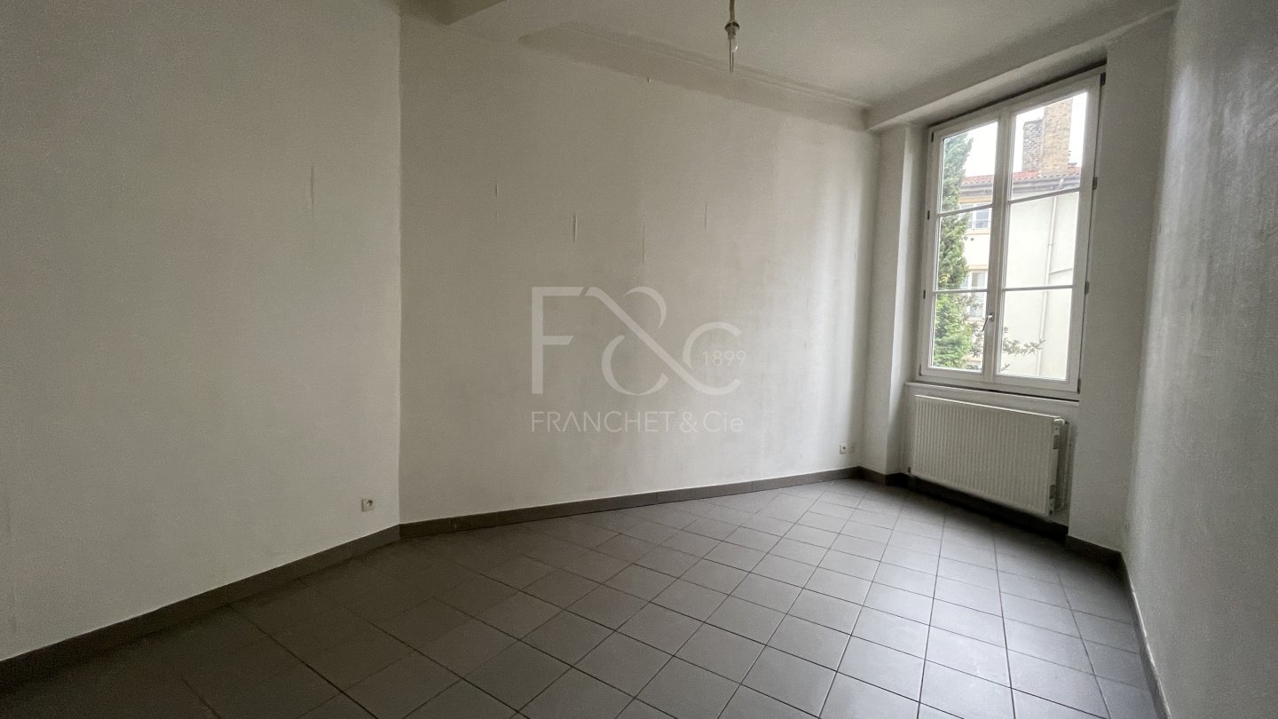APPARTEMENT T2 A LOUER - LYON 2EME ARRONDISSEMENT - 40.06 m2 - 747 &euro; charges comprises par mois