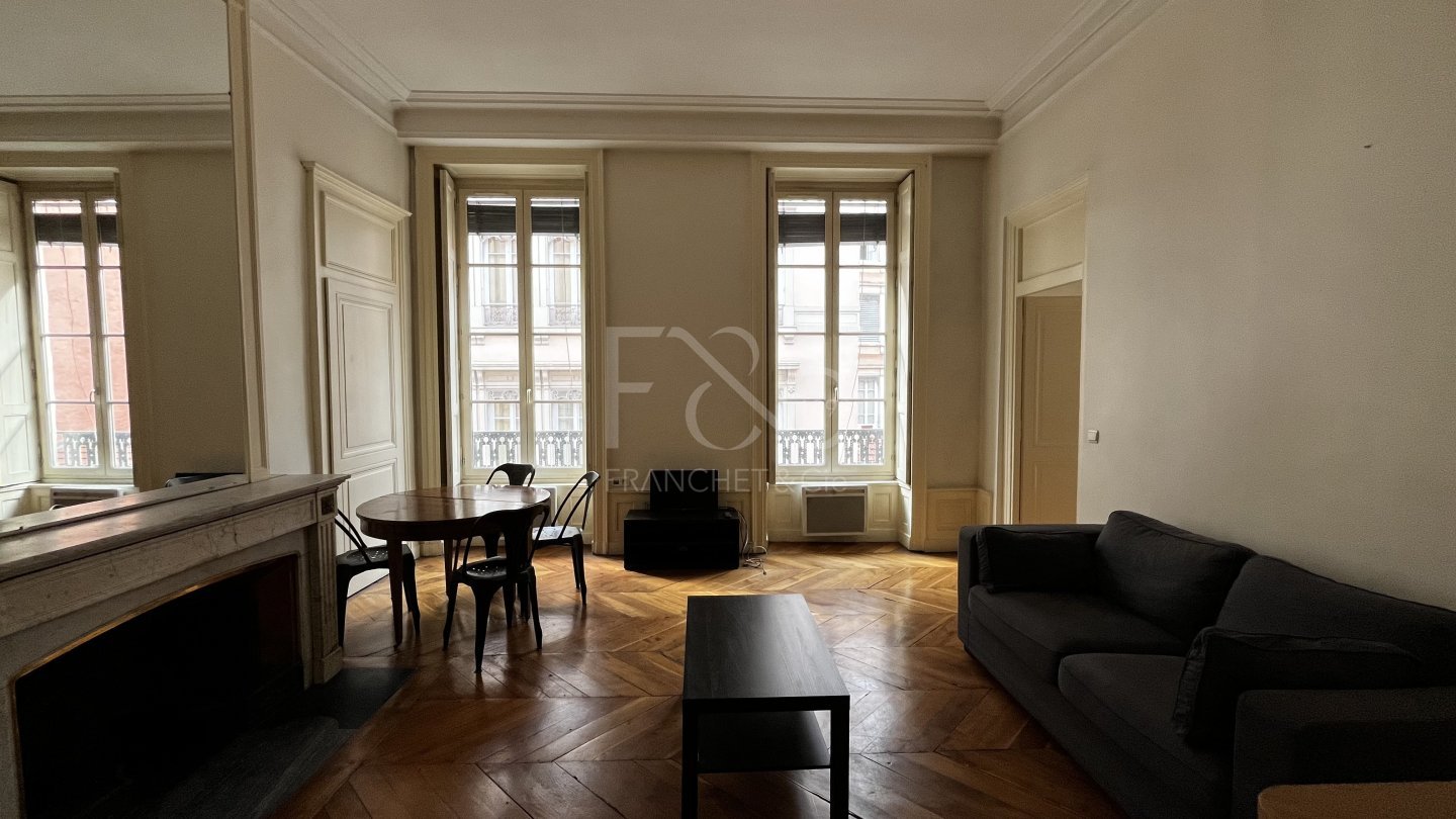 APPARTEMENT T2 A LOUER - LYON 2EME ARRONDISSEMENT - 55.59 m2 - 1 135 &euro; charges comprises par mois