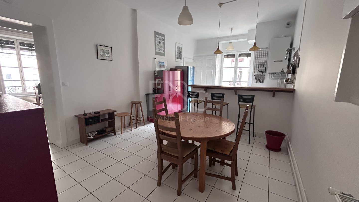 APPARTEMENT T2 A LOUER - LYON 2EME ARRONDISSEMENT - 62.63 m2 - 1 297 &euro; charges comprises par mois