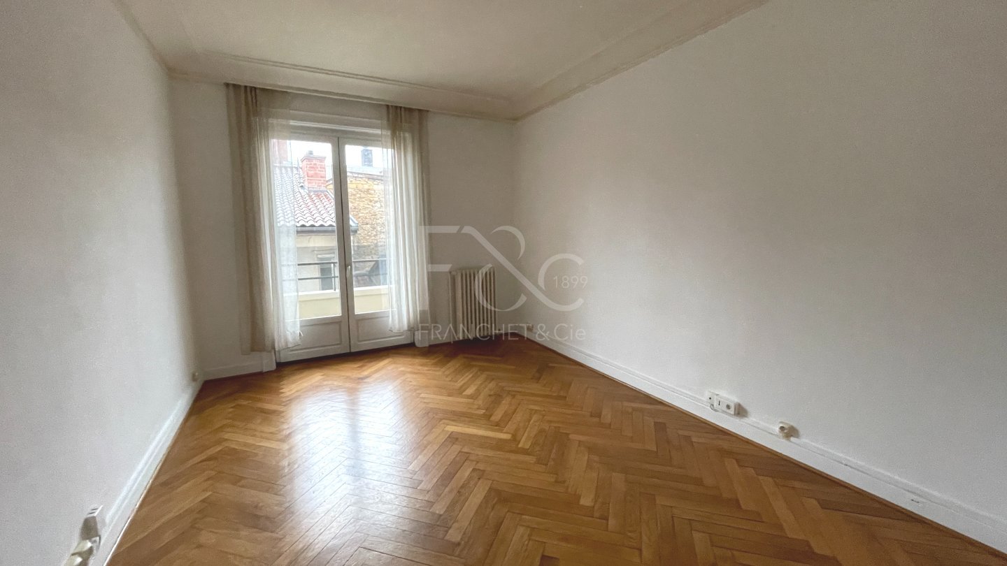 APPARTEMENT T2 A LOUER - LYON 2EME ARRONDISSEMENT - 57.1 m2 - 1�066�&euro; charges comprises par mois