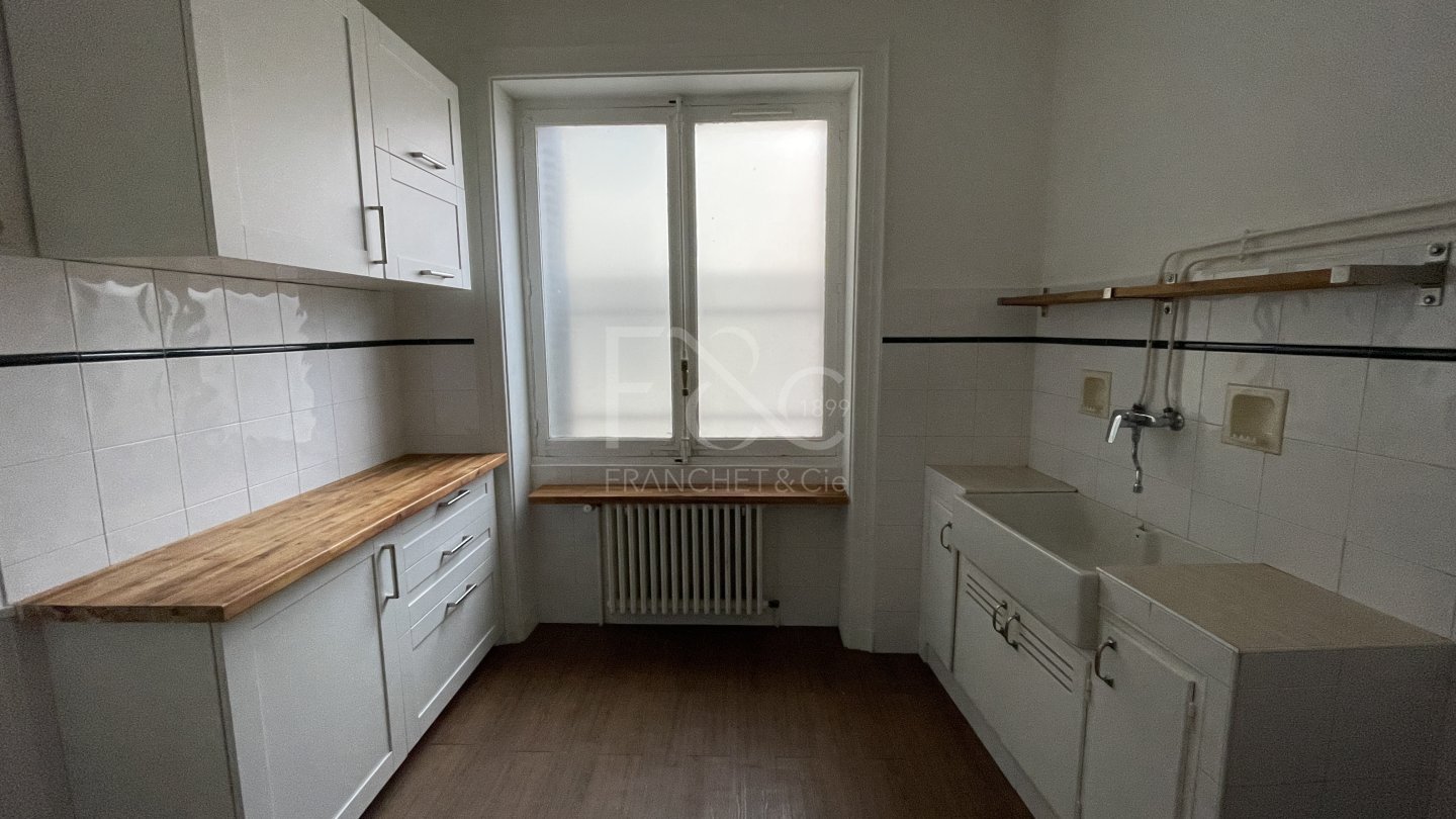 APPARTEMENT T2 A LOUER - LYON 2EME ARRONDISSEMENT - 57.1 m2 - 1�066�&euro; charges comprises par mois